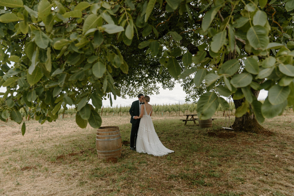 Romantic, intimate wedding photos at the Black Walnut Inn in Oregon's wine country. 