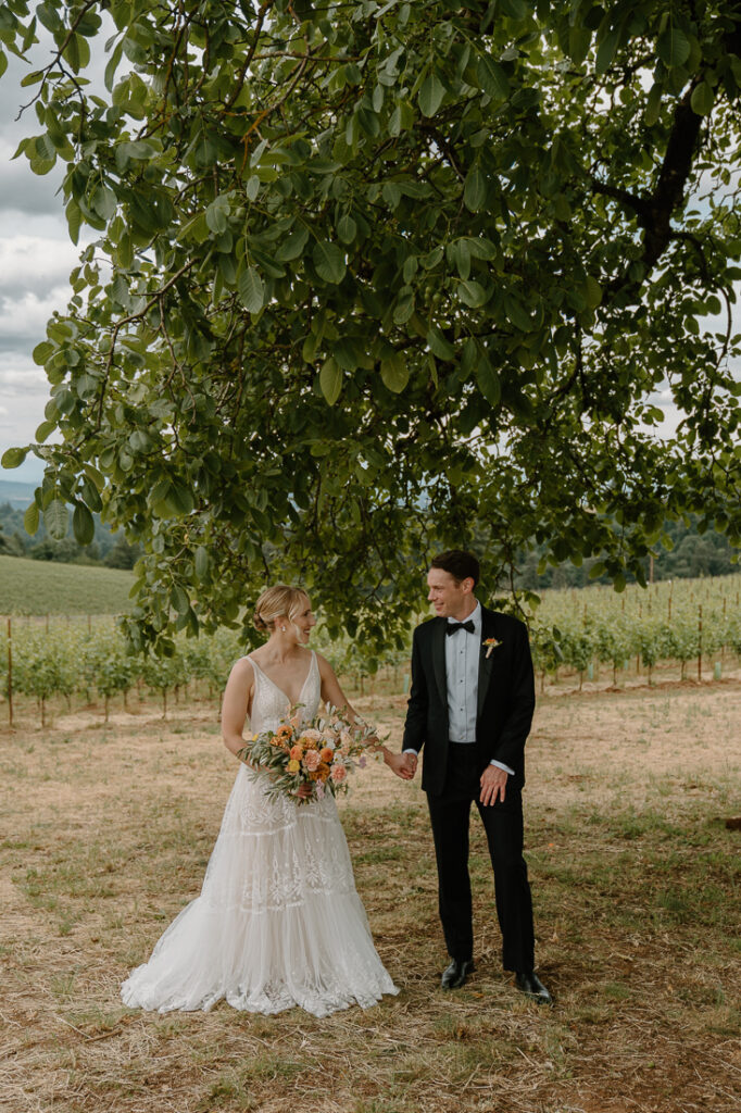 Romantic, intimate wedding photos at the Black Walnut Inn in Oregon's wine country. 