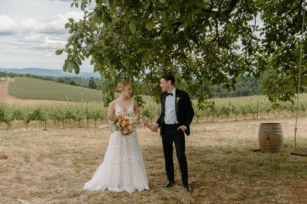 Romantic, intimate wedding photos at the Black Walnut Inn in Oregon's wine country. 