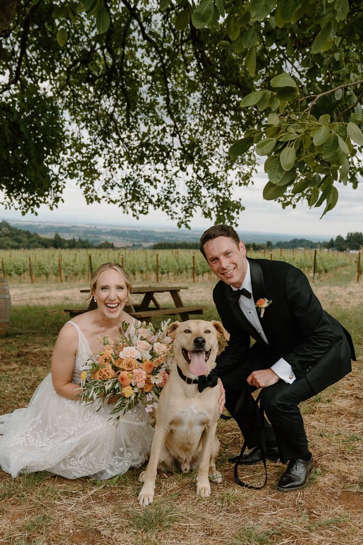 Romantic, intimate wedding photos at the Black Walnut Inn in Oregon's wine country. 