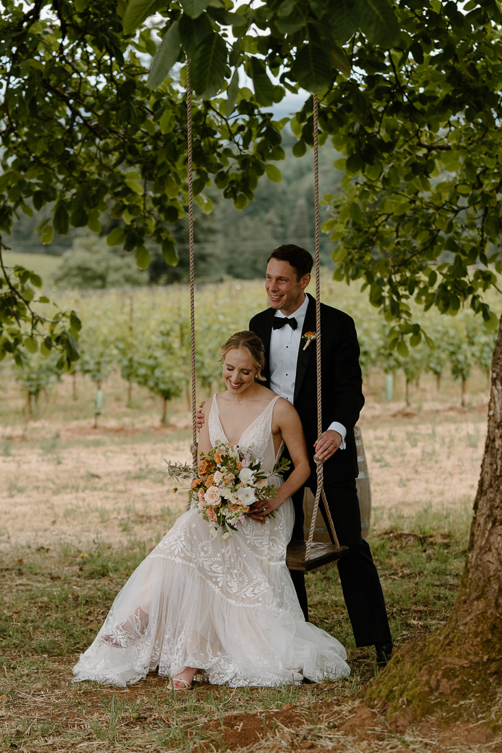 Romantic, intimate wedding photos at the Black Walnut Inn in Oregon's wine country. 