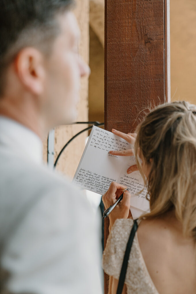 Romantic, intimate wedding photos at the Black Walnut Inn in Oregon's wine country. 