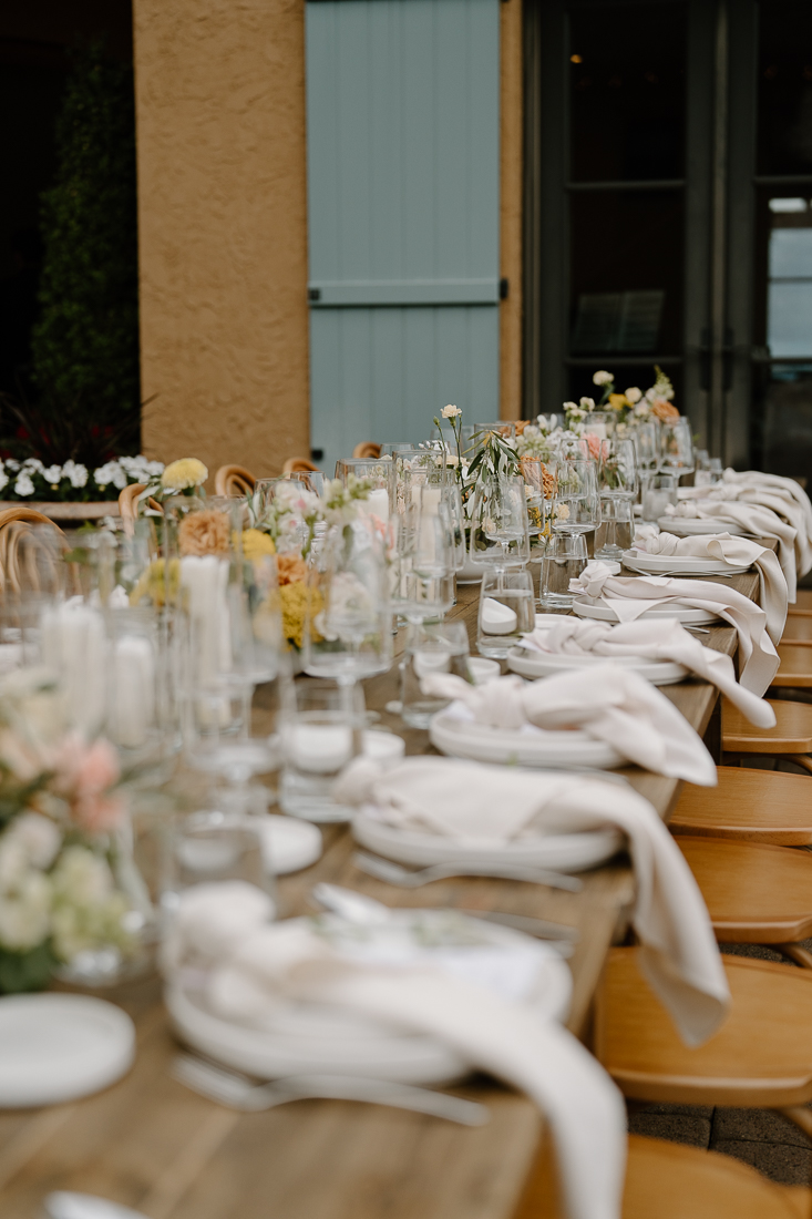 Romantic, intimate wedding photos at the Black Walnut Inn in Oregon's wine country. 