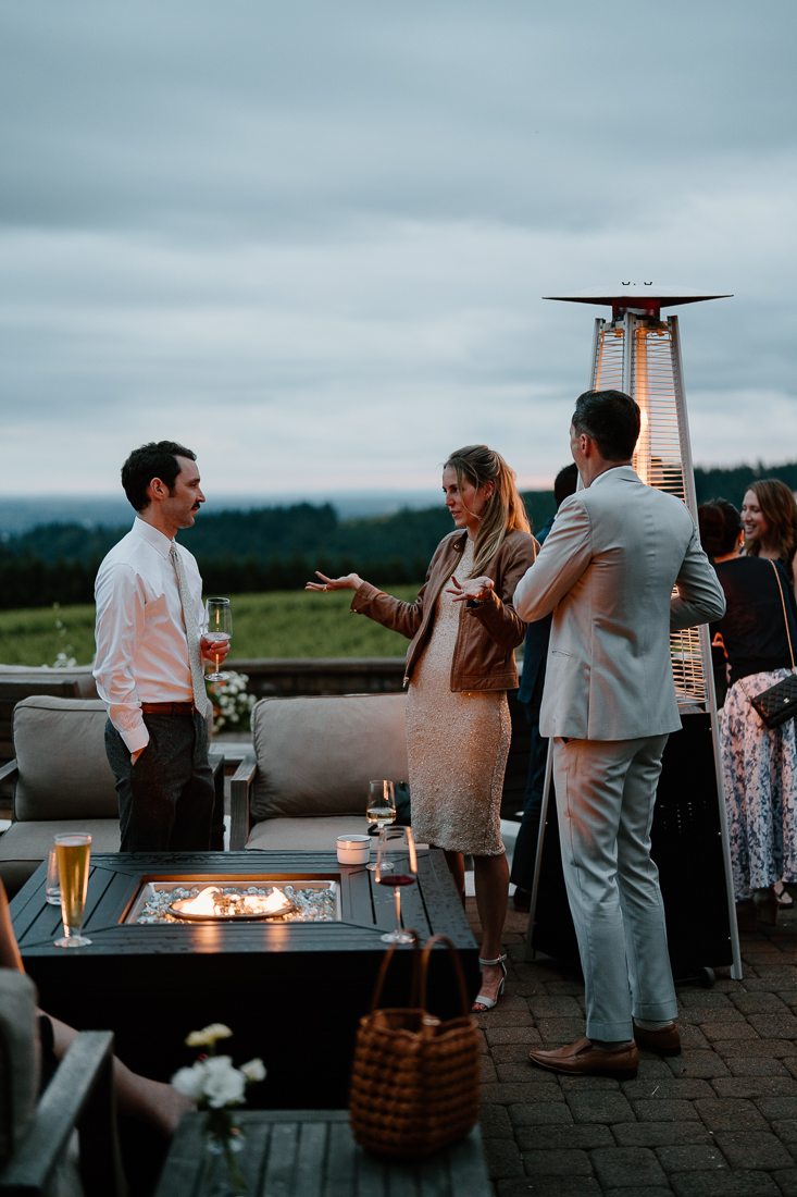 Romantic, intimate wedding photos at the Black Walnut Inn in Oregon's wine country. 