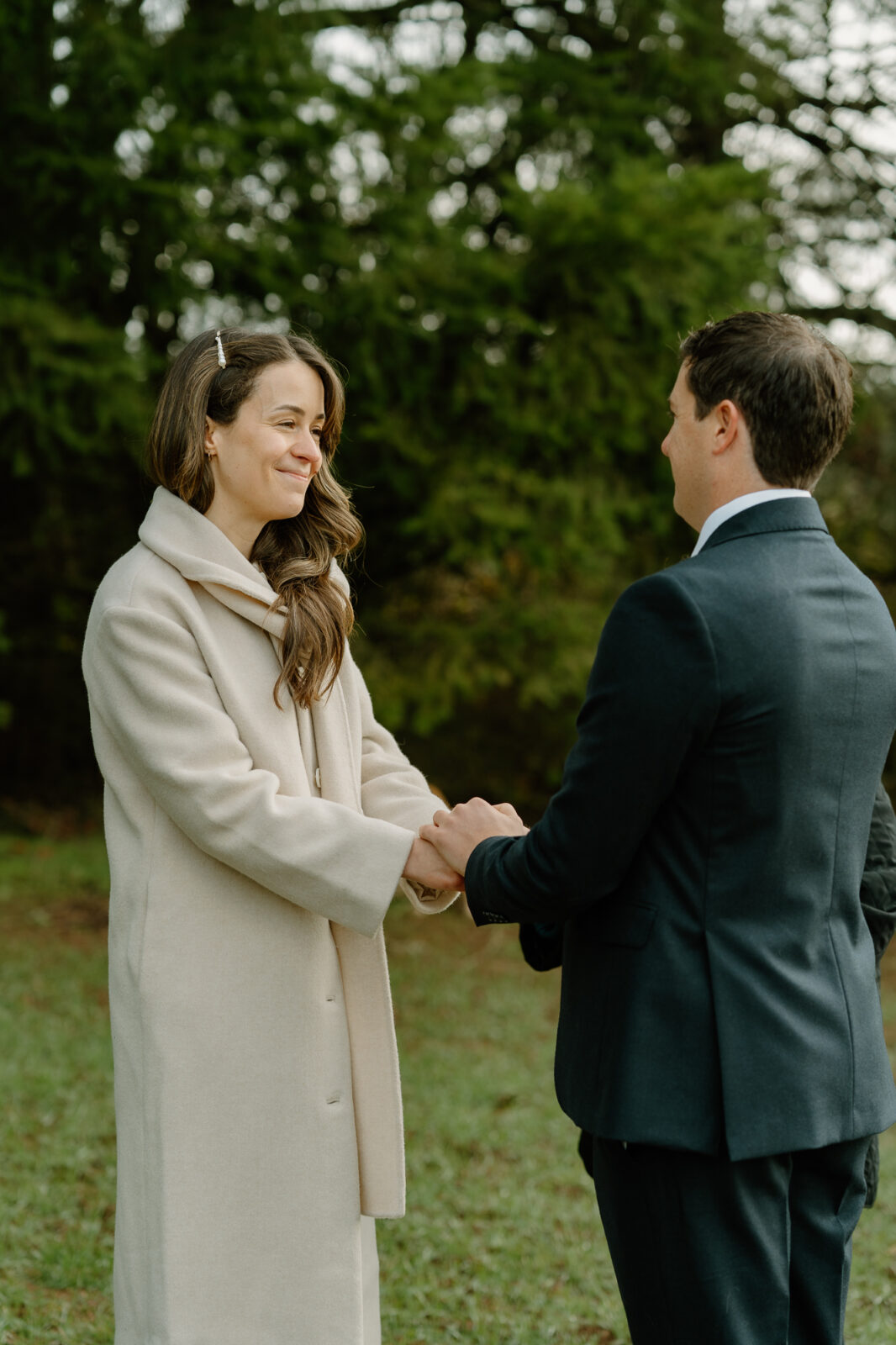 Romantic, intimate elopement in Oregon. 