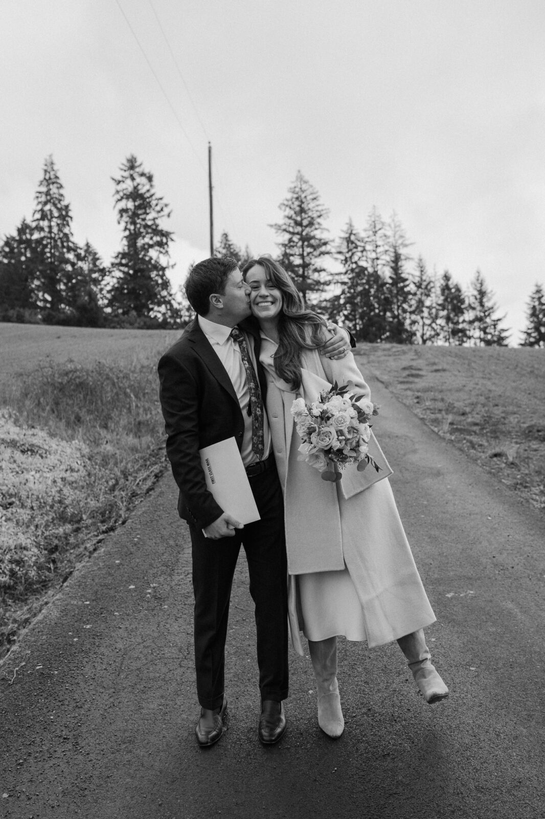 Romantic, intimate elopement in Oregon. 