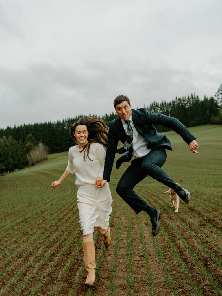 Romantic, intimate elopement in Oregon. 