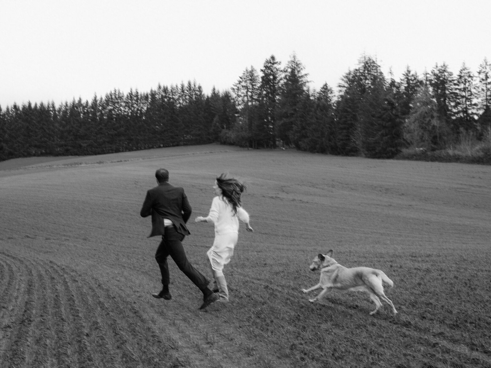 Romantic, intimate elopement in Oregon. 