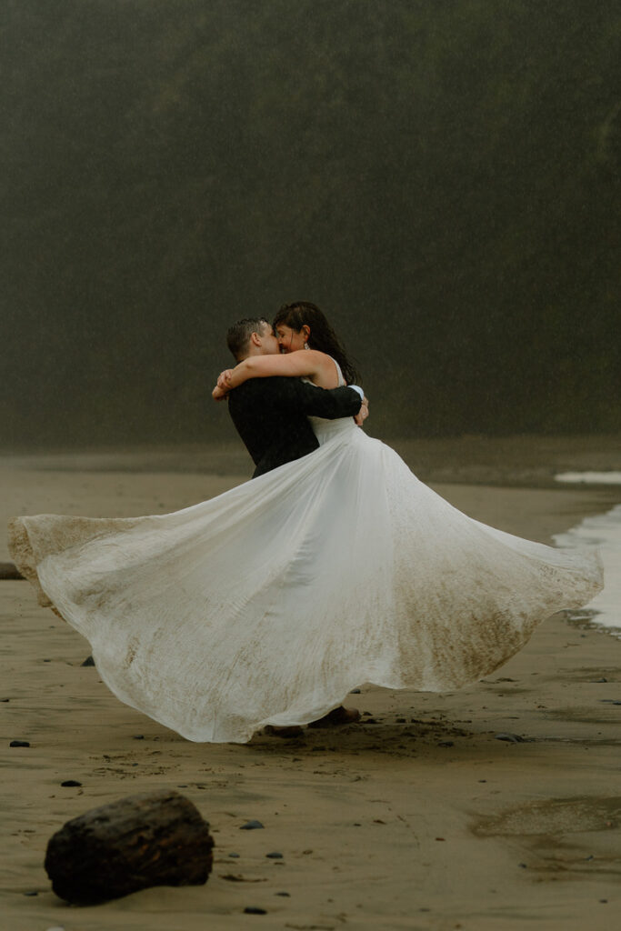 Florence, Oregon elopement photos. 