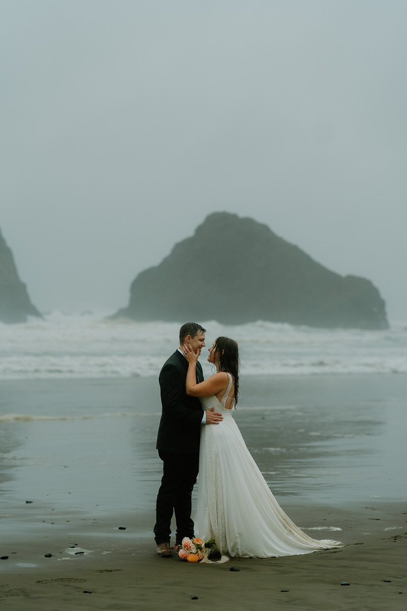 Florence, Oregon elopement photos. 